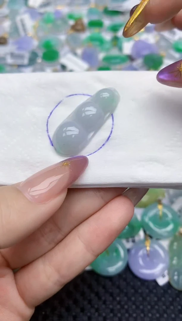 翡翠未镶嵌颈饰   天然翡翠A货  百元以上9米证书费自理