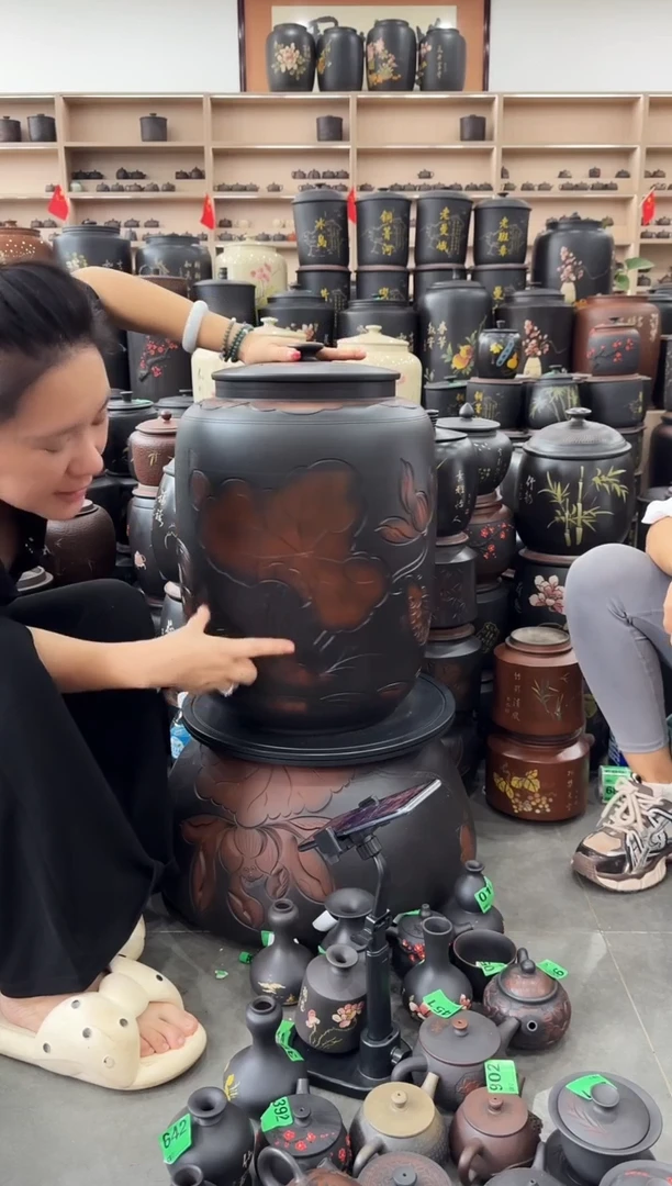 罐瑕疵茶缸高51cm 荷花  148