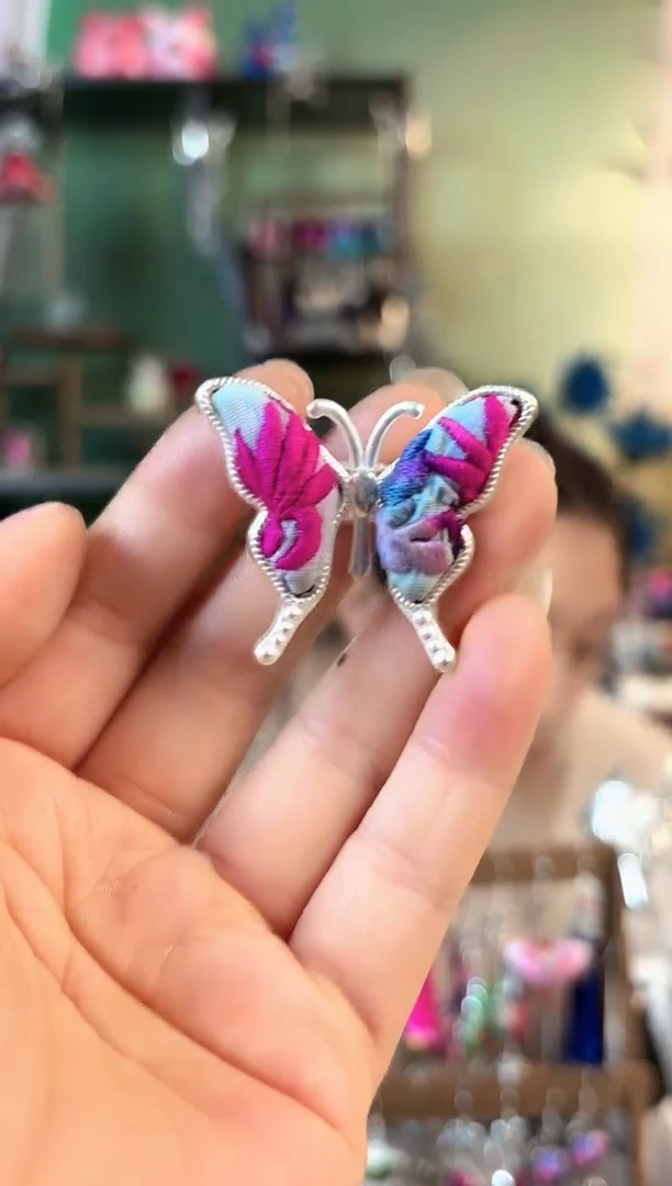 彩云南阁非遗老绣饰品532*