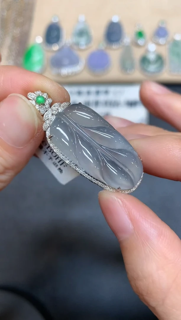 【闪购商品】翡翠吊坠(不含链)18K金镶嵌树叶【无服务费