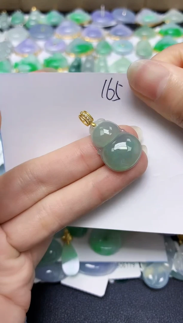 翡翠未镶嵌颈饰天然缅甸翡翠A货