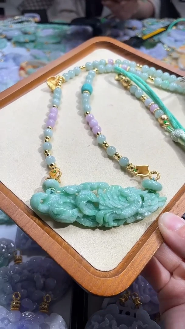 【闪购商品】翡翠颈饰未镶嵌吊坠