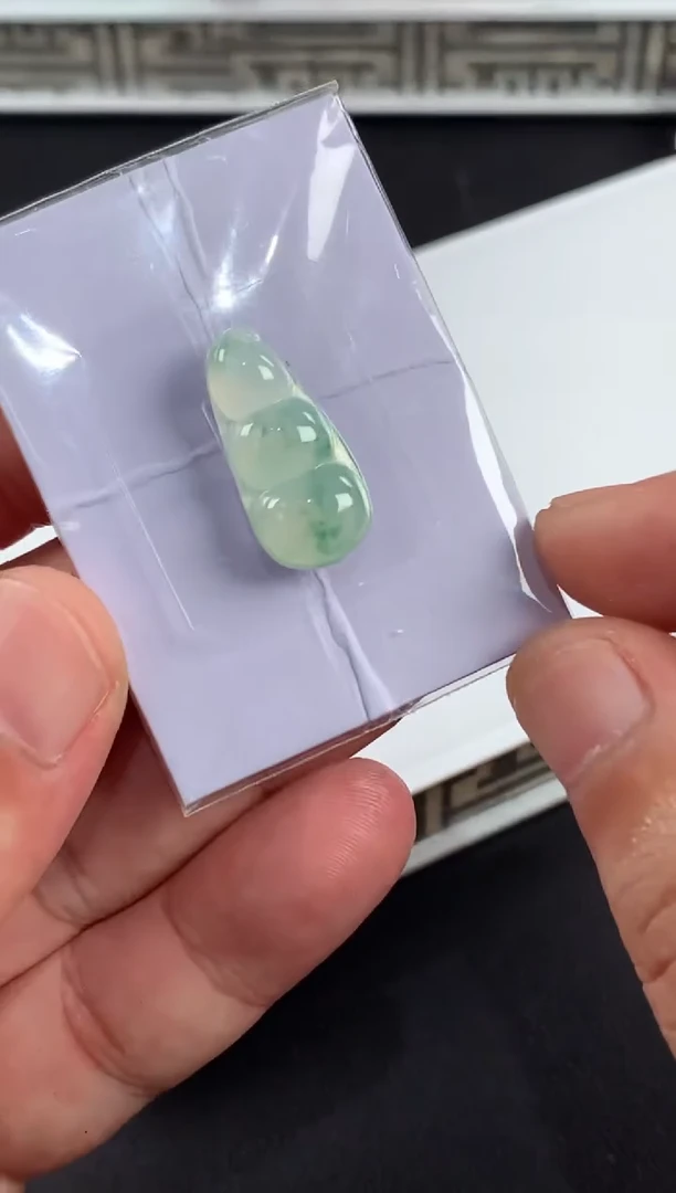 未镶嵌定制翡翠达*翡翠