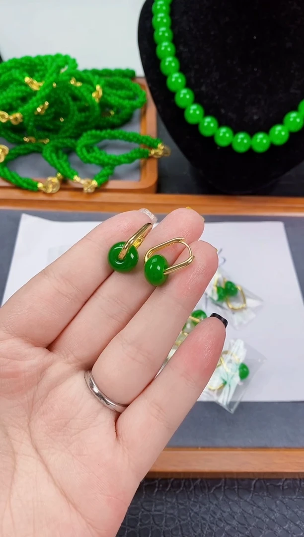 翡翠未镶嵌耳饰面包扣耳扣