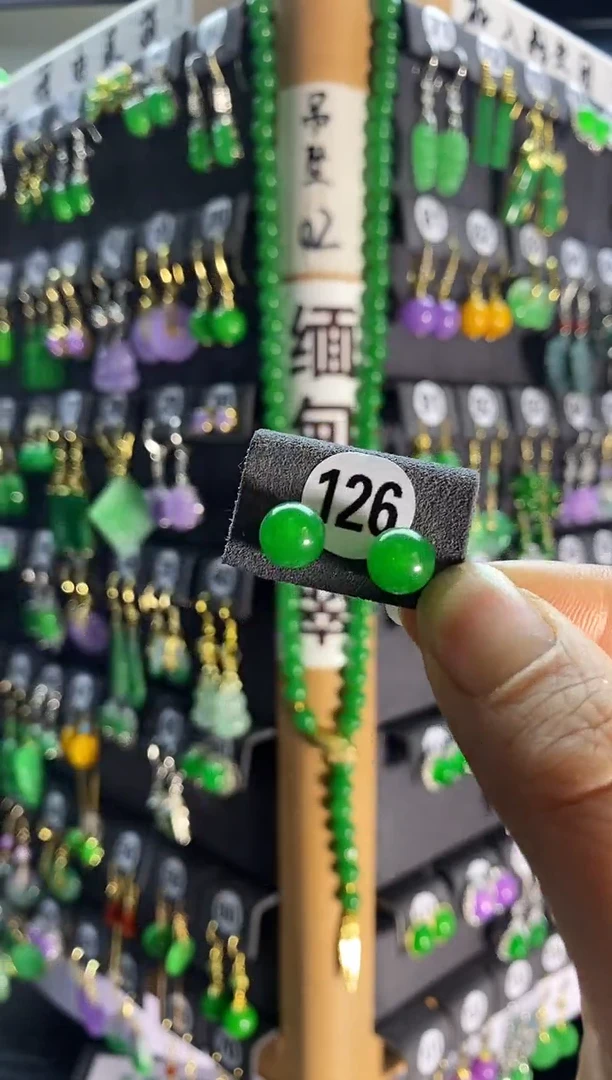 【闪购商品】翡翠耳饰银S925镶嵌126....