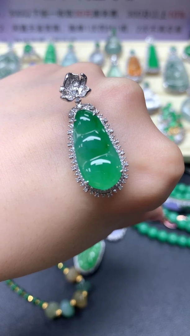 【闪购商品】翡翠吊坠(不含链)18K金镶嵌吊坠|6500+650