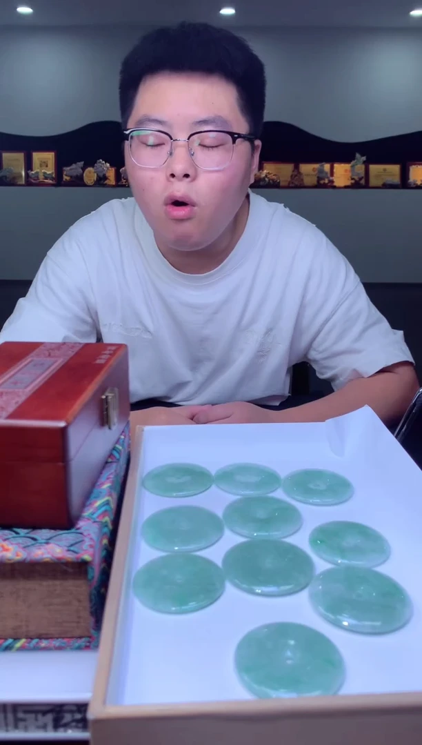 颈饰未镶嵌翡翠挂件发货（多样性发其一）