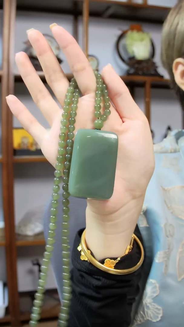 颈饰未镶嵌和田玉无事牌