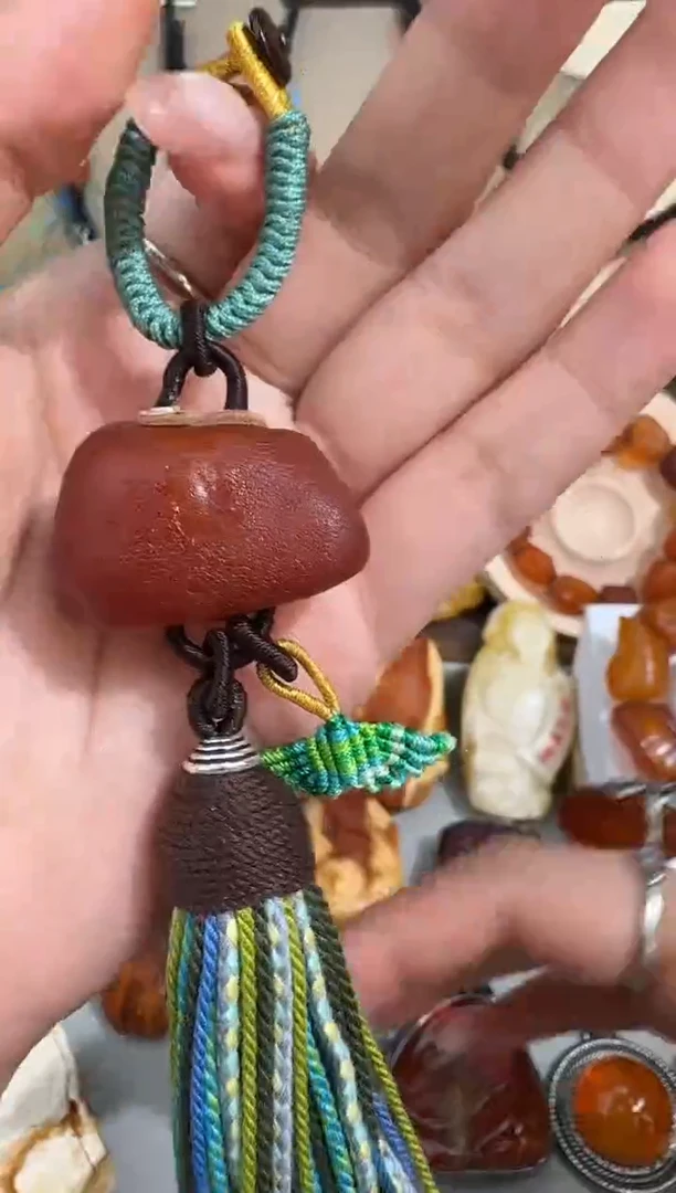 未镶嵌琥珀裸石琥珀