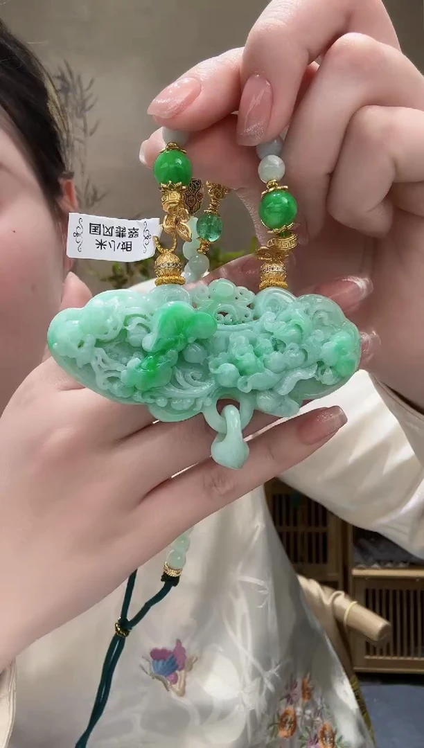 【闪购商品】翡翠颈饰未镶嵌吊坠