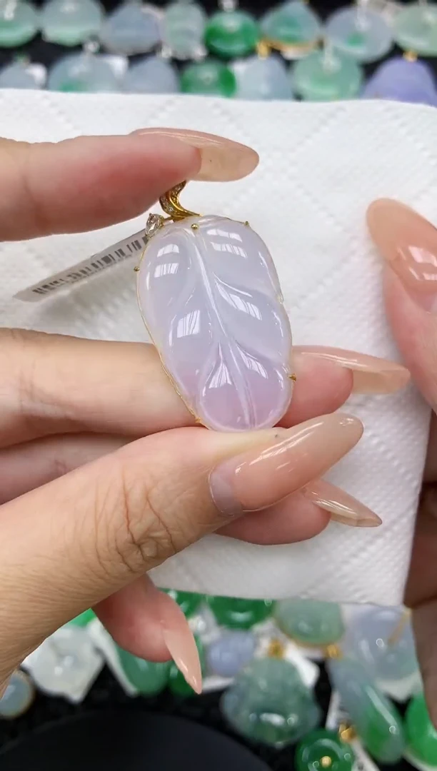 颈饰18K金镶嵌翡翠11111111111