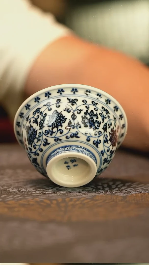 垂虹幕古花心缠枝莲压手