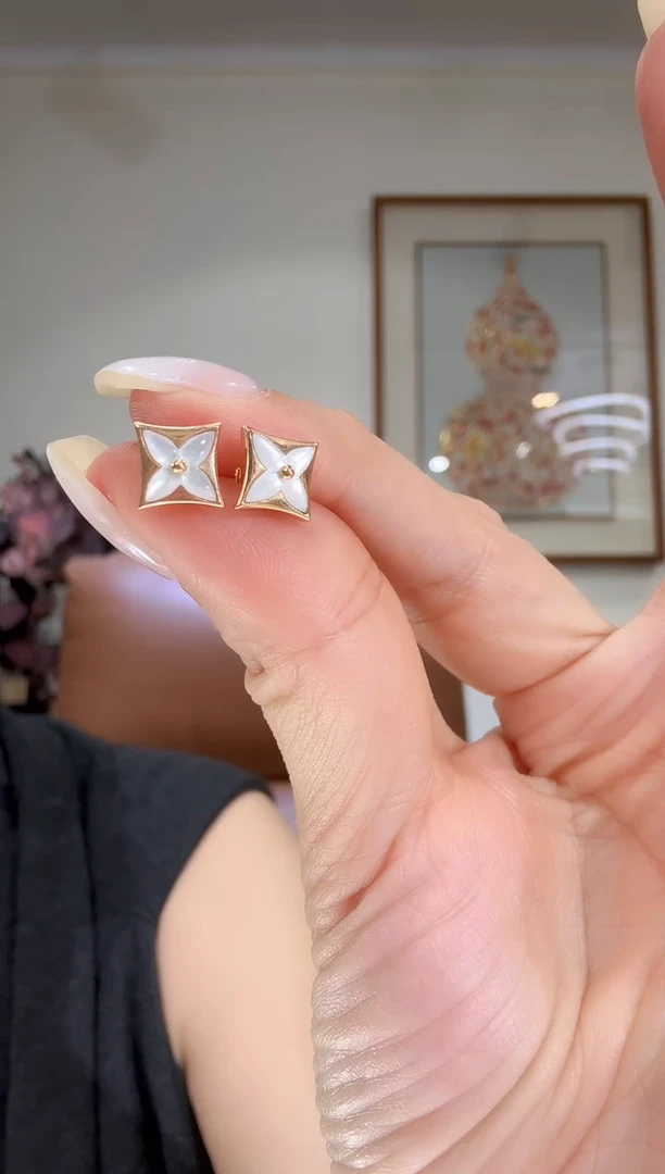 18K金镶嵌贝壳（贝母）耳饰耳钉