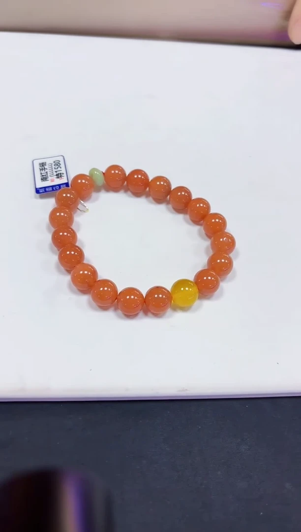 颈饰未镶嵌南红玛瑙手链