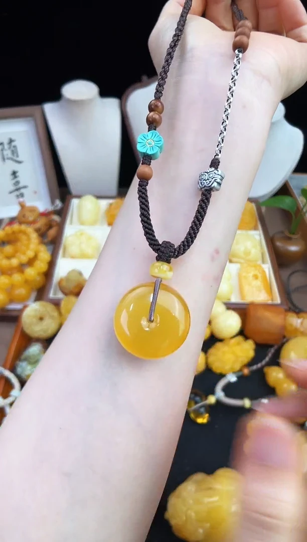 未镶嵌琥珀珠宝奇石抖****?柒月