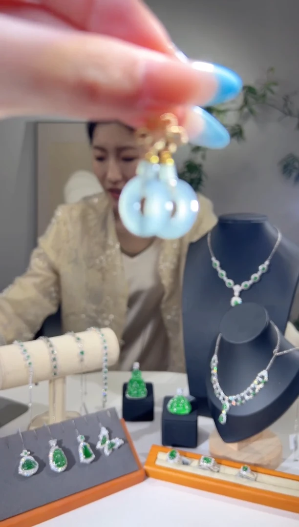 翡翠合金颈饰甜甜圈