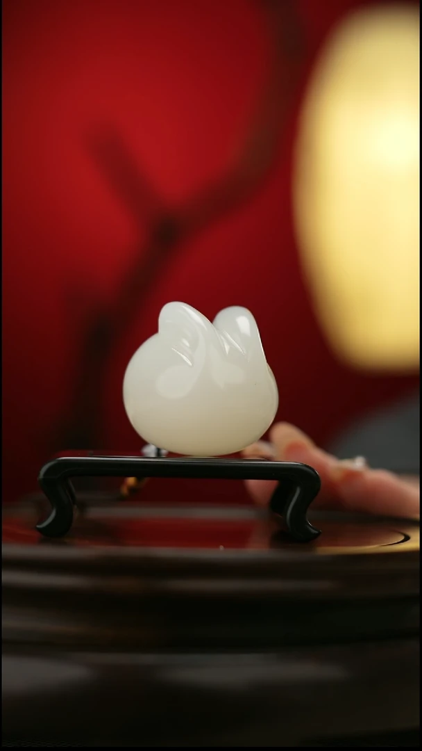 玉【前兔似锦】天然玉石手把件