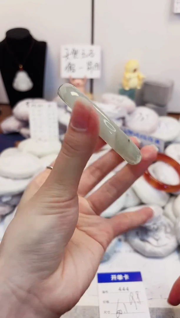 【闪购商品】石英质玉手镯未镶嵌444-天山翠圈口60