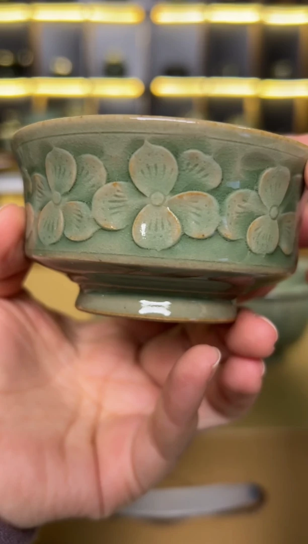 瓷片耀州窑王彩虹内外双刻梅花马蹄杯