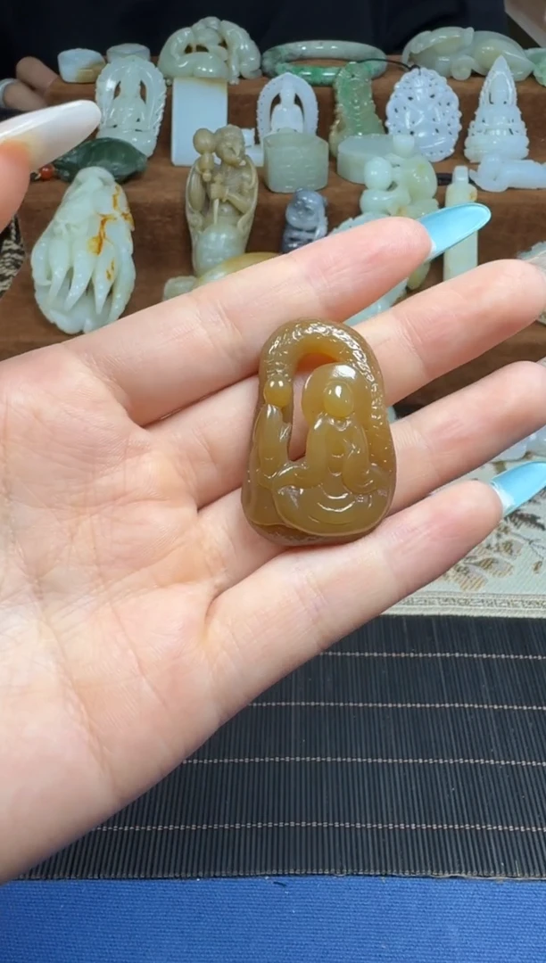 颈饰未镶嵌和田玉1