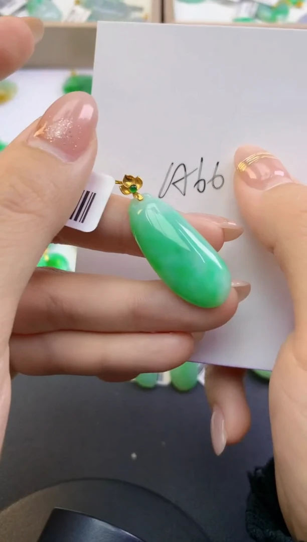 颈饰18K金镶嵌翡翠天然A货缅甸翡翠百元以上9元证书费自理