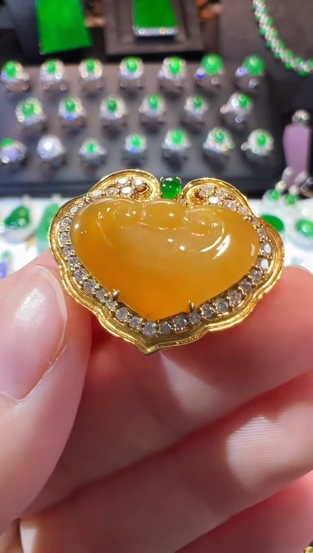 吊坠(不含链)18K金镶嵌翡翠高冰黄翡如意头吊坠