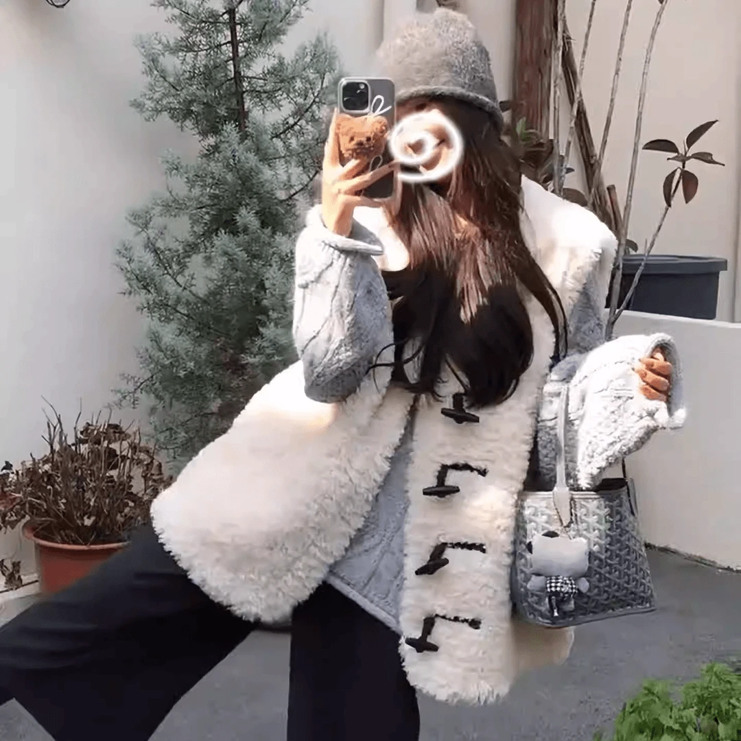 2025新款毛毛马甲女年轻中长宽松慵懒牛角扣仿羊羔毛马甲外穿