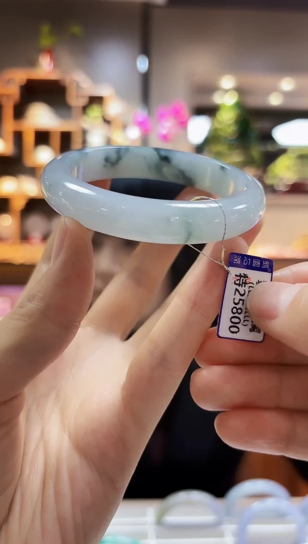 【闪购商品】翡翠颈饰未镶嵌58.2手镯