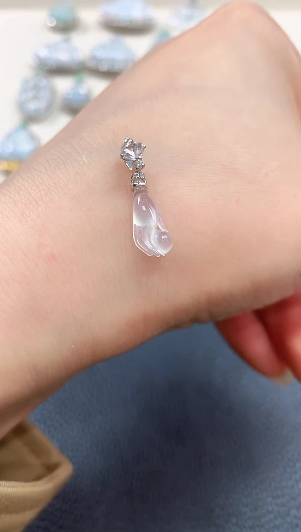 【闪购商品】翡翠吊坠(不含链)18K金镶嵌b17