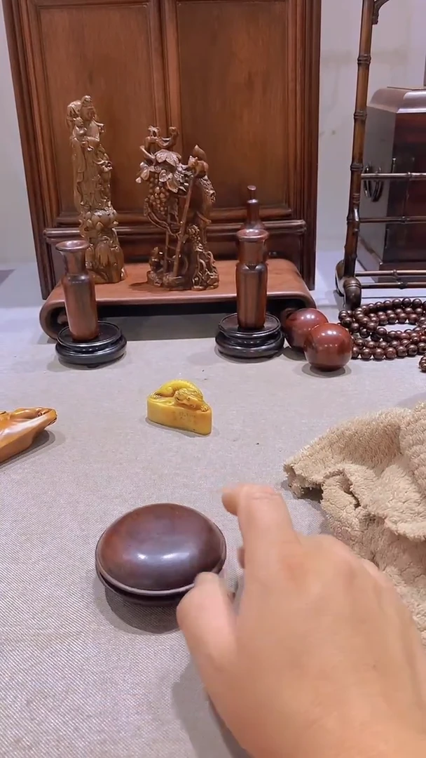 木精品小叶紫檀扣盒