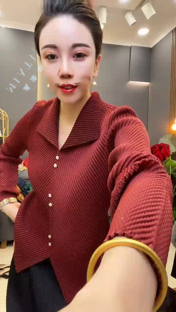 聚酯纤维（涤纶）砖红色 衫