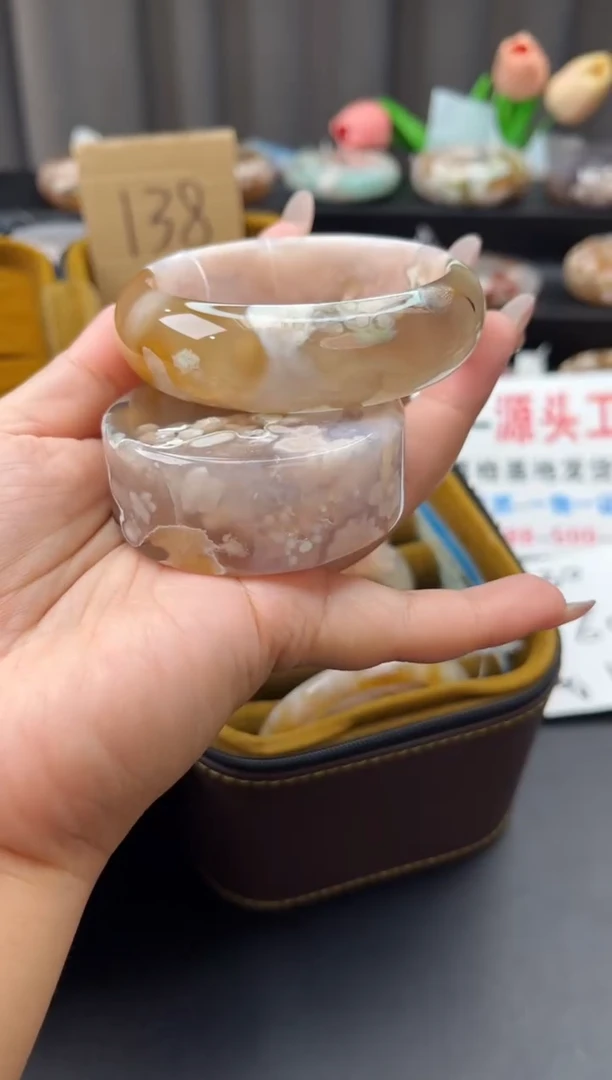 未镶嵌手镯石英质玉赠送镯心（58圈口）