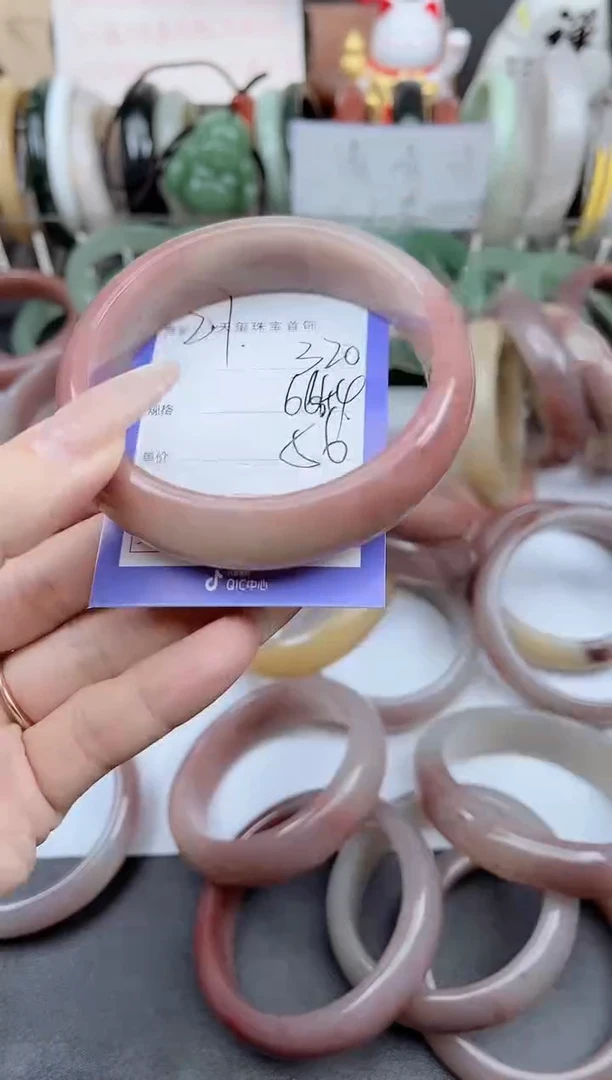 未镶嵌手镯石英质玉320