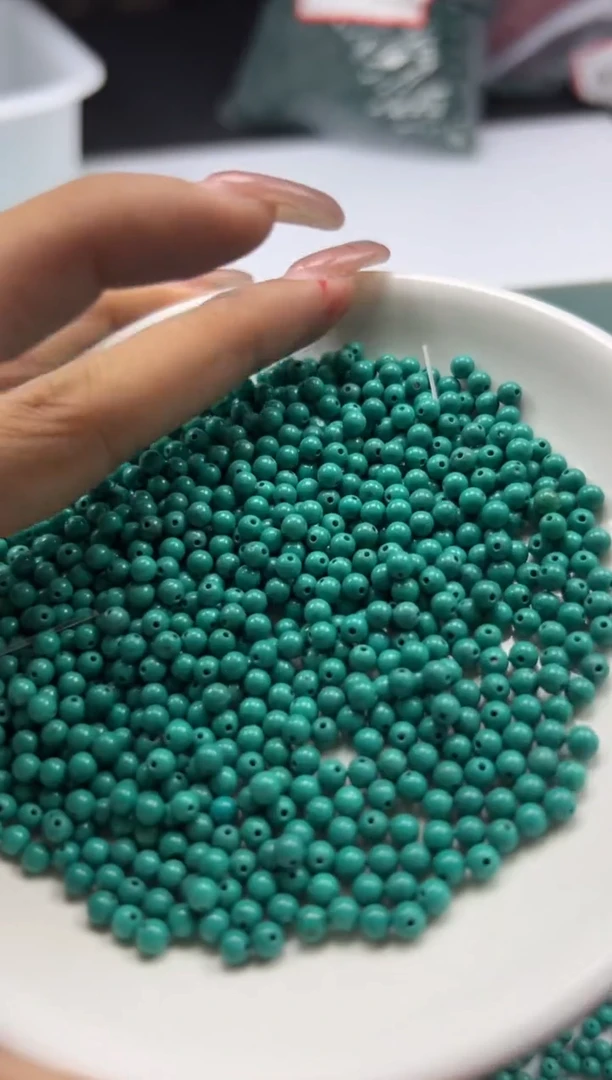 玛瑙/玉髓颈饰未镶嵌w410高瓷绿*松3mm*100颗