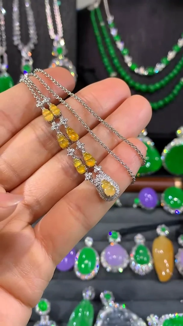 项链18K金镶嵌翡翠套链