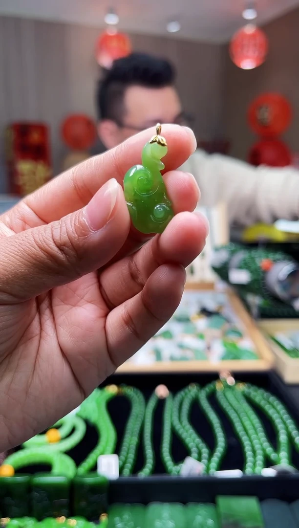 【闪购商品】和田玉（碧玉）吊坠18K金镶嵌随型如意吊坠