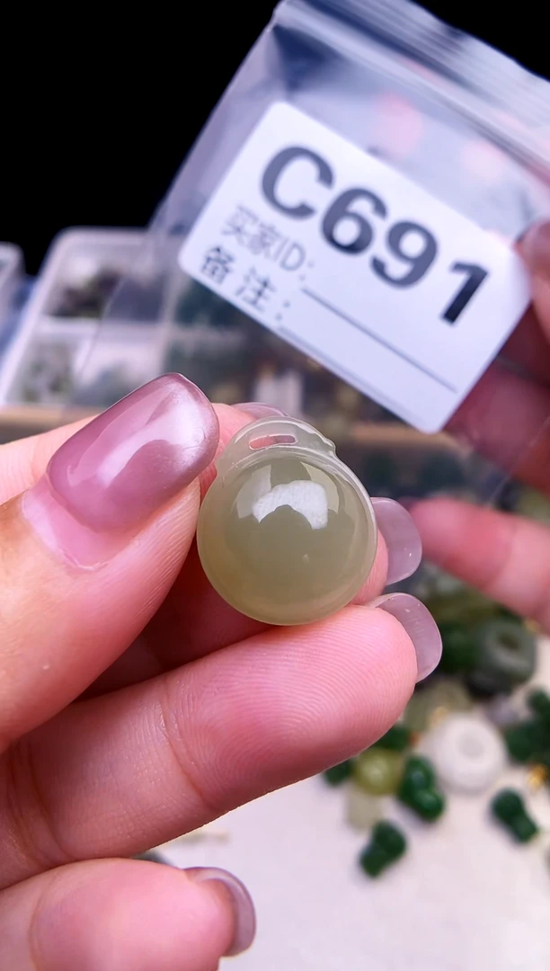 颈饰未镶嵌和田玉1