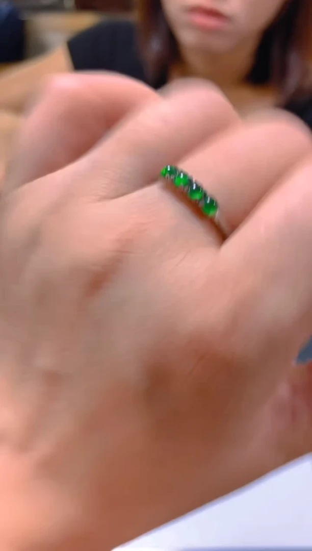 未镶嵌戒指翡翠多样性发一