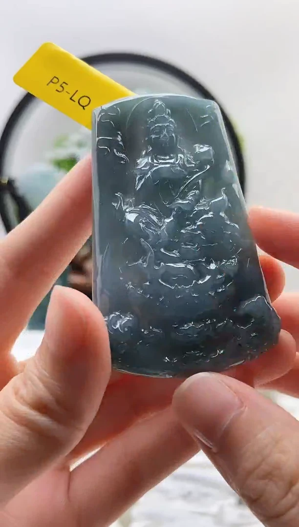 翡翠未镶嵌颈饰文殊