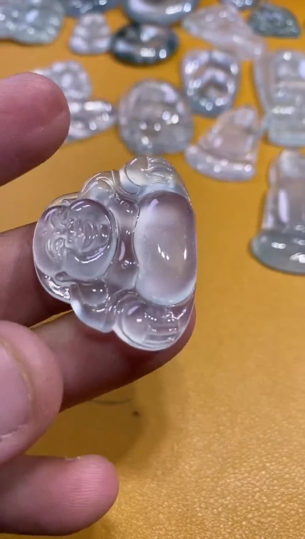 翡翠未镶嵌颈饰佛公38000