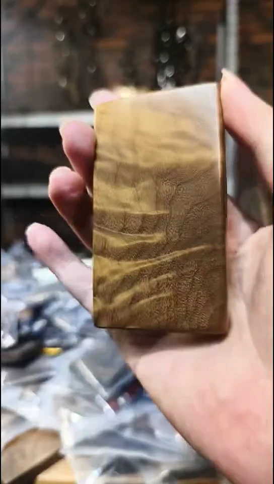 金丝楠无事牌手把件