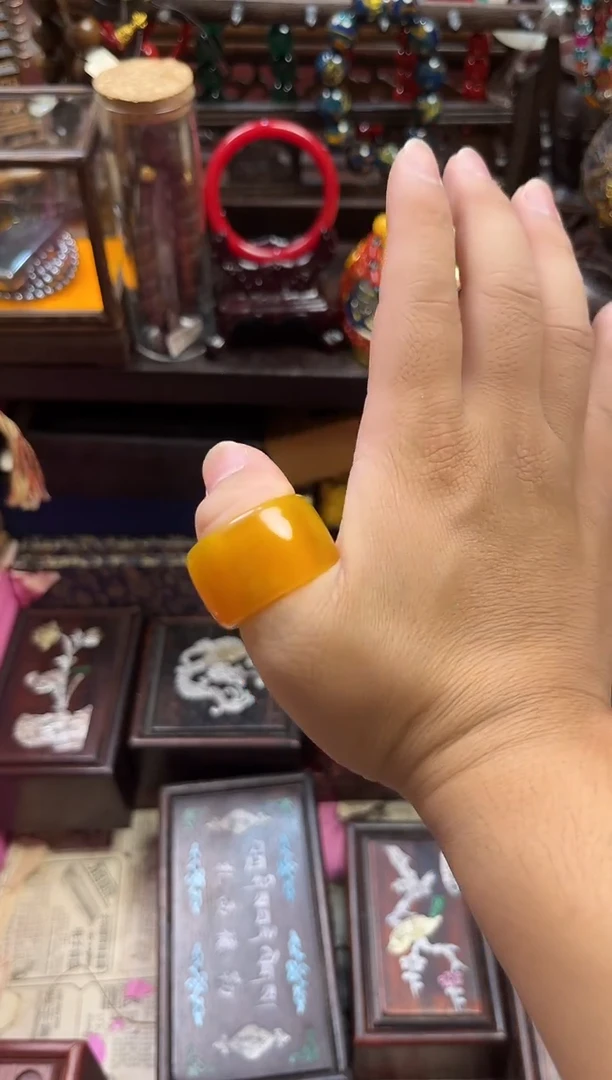 一一一一一一猫眼黄扳指