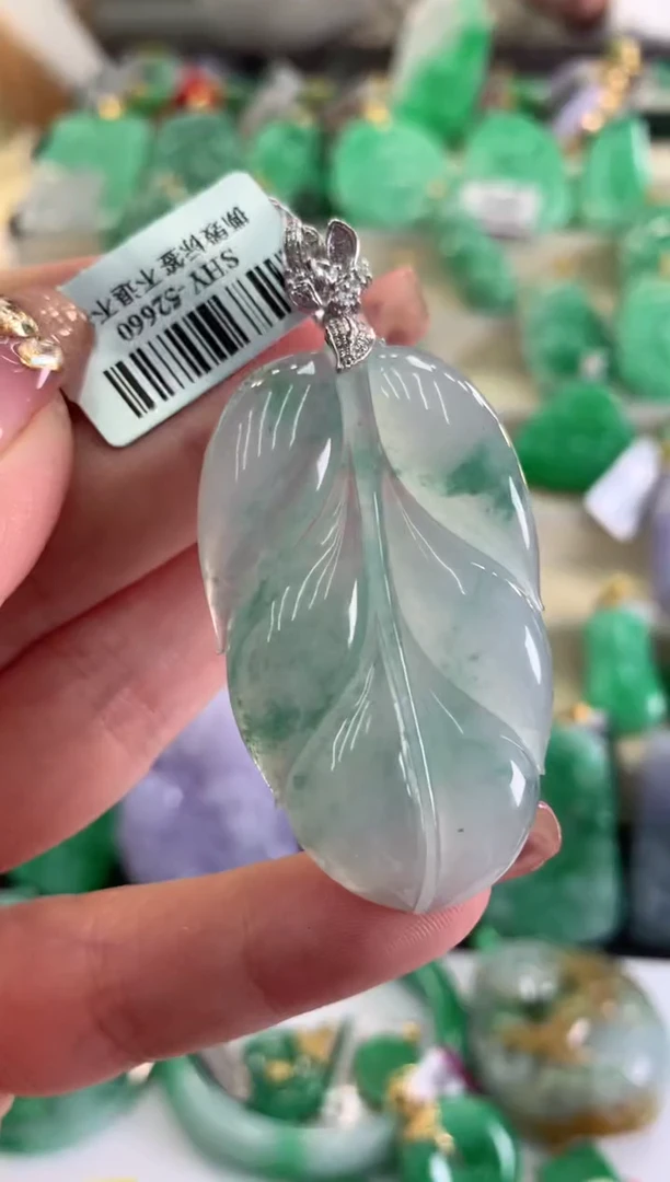 【闪购商品】翡翠吊坠(不含链)18K金镶嵌挂件