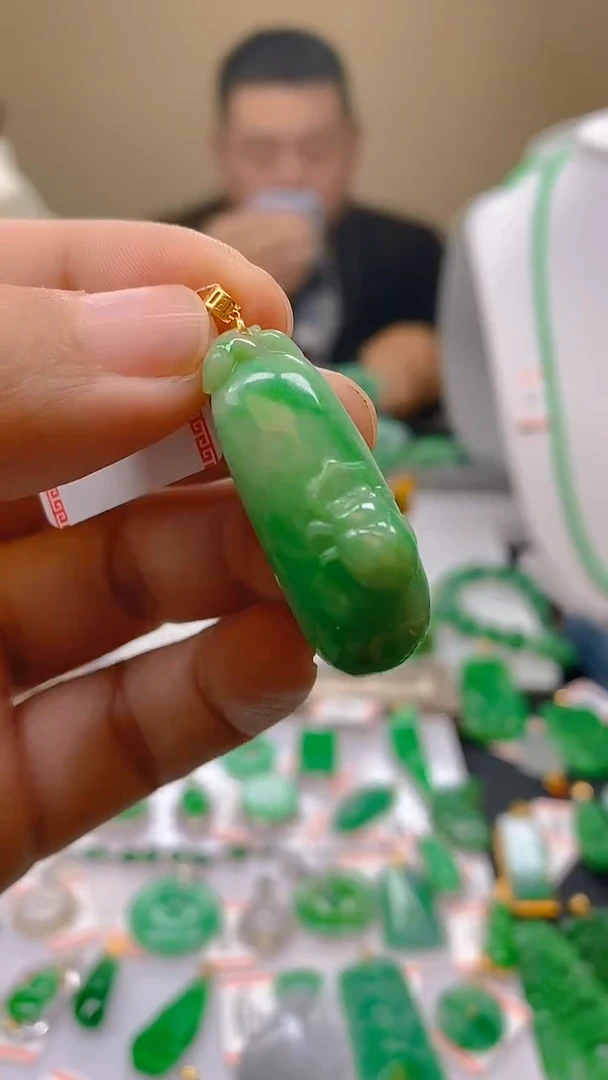 【闪购商品】翡翠颈饰18K金镶嵌新号开播，全场乱卖