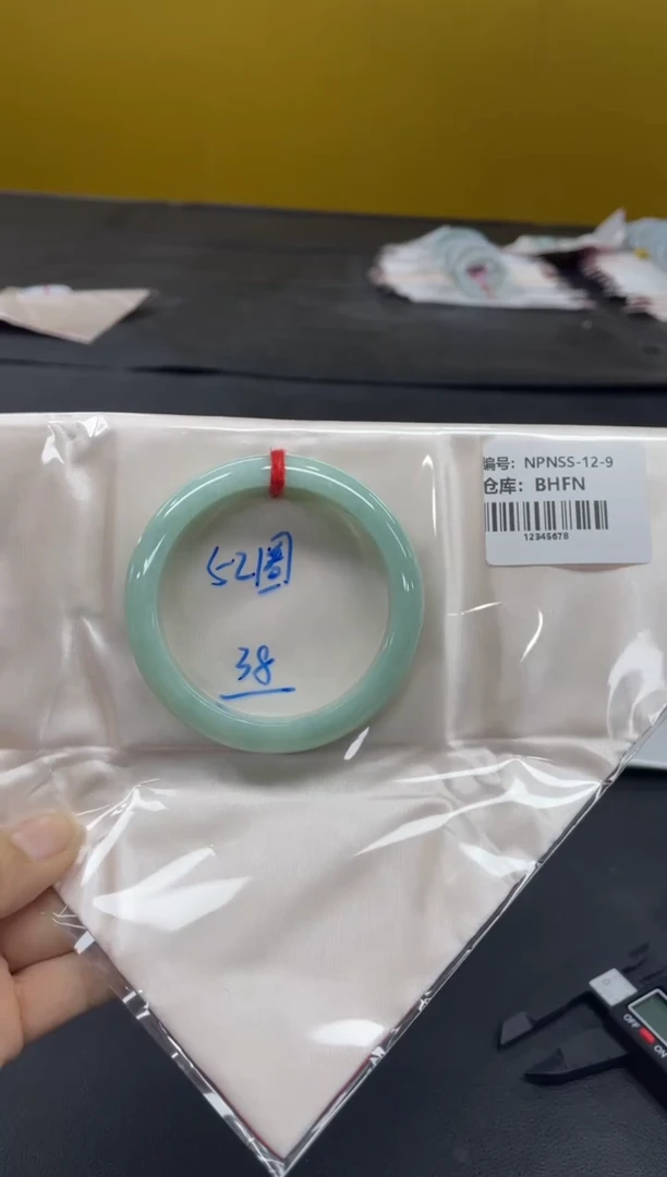 未镶嵌手镯翡翠翡翠手镯