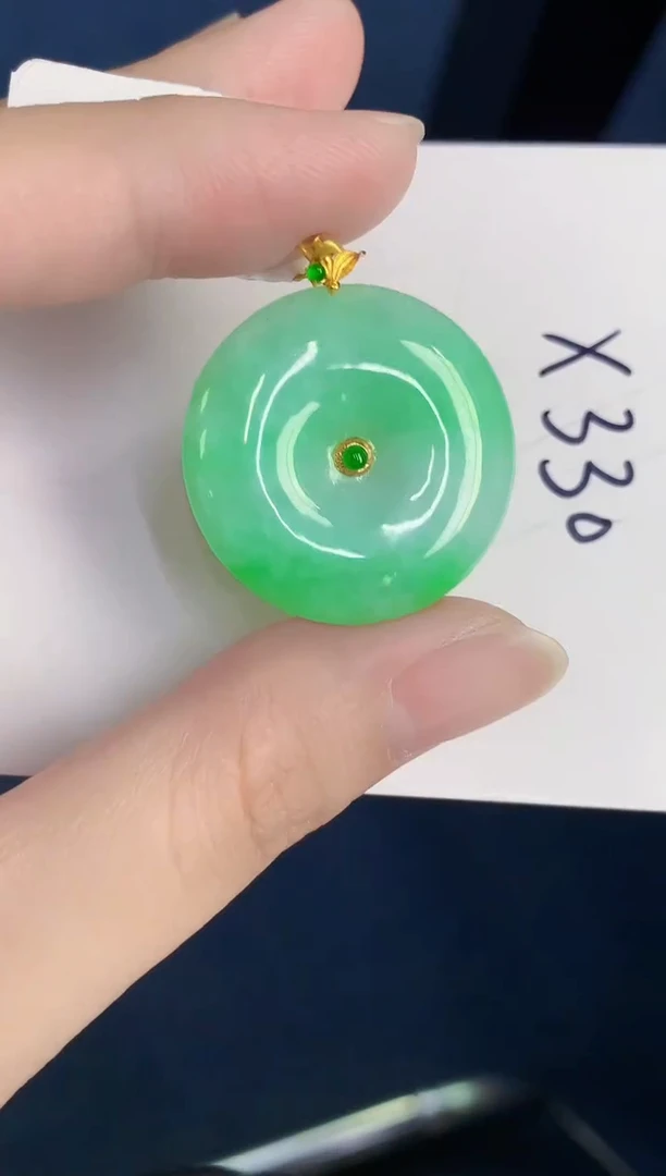 颈饰18K金镶嵌翡翠天然翡翠缅甸A货
