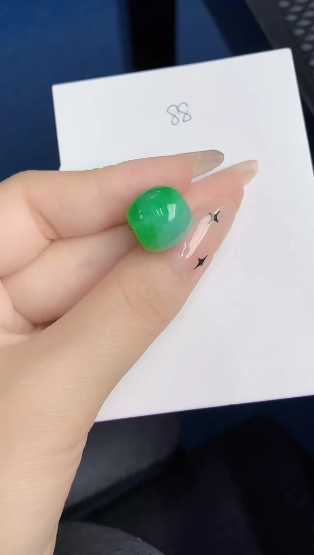 颈饰未镶嵌翡翠缅甸天然翡翠A货