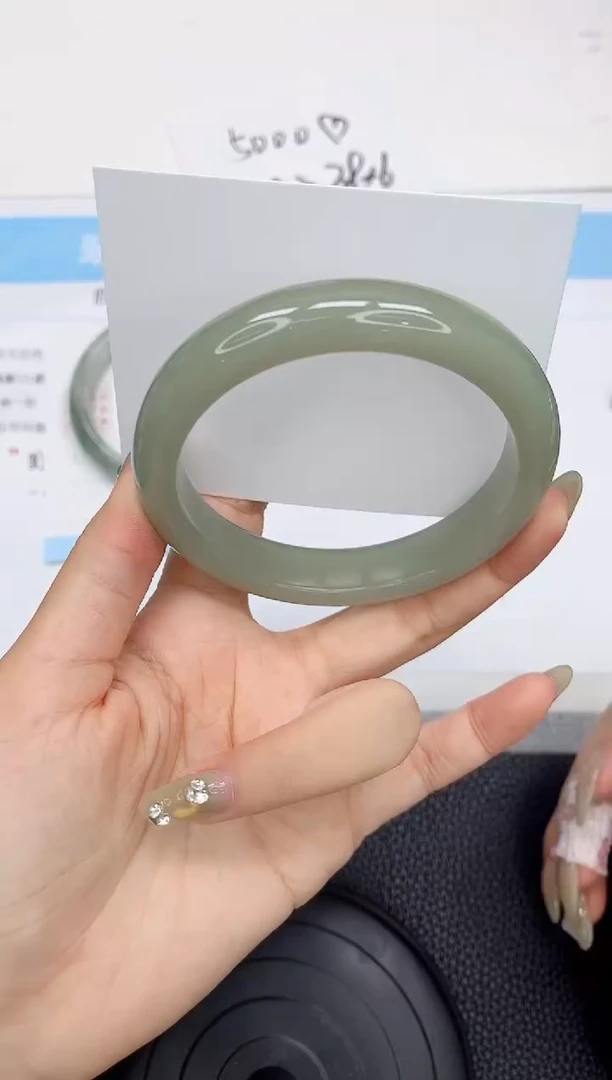 石英质玉手镯未镶嵌40-64.6