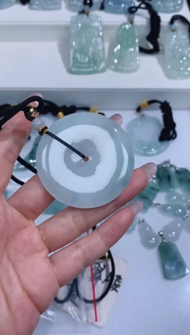 颈饰未镶嵌翡翠吊坠