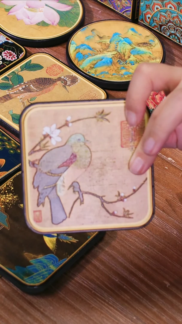壹藏贰宝桃鸠图案杯垫一片